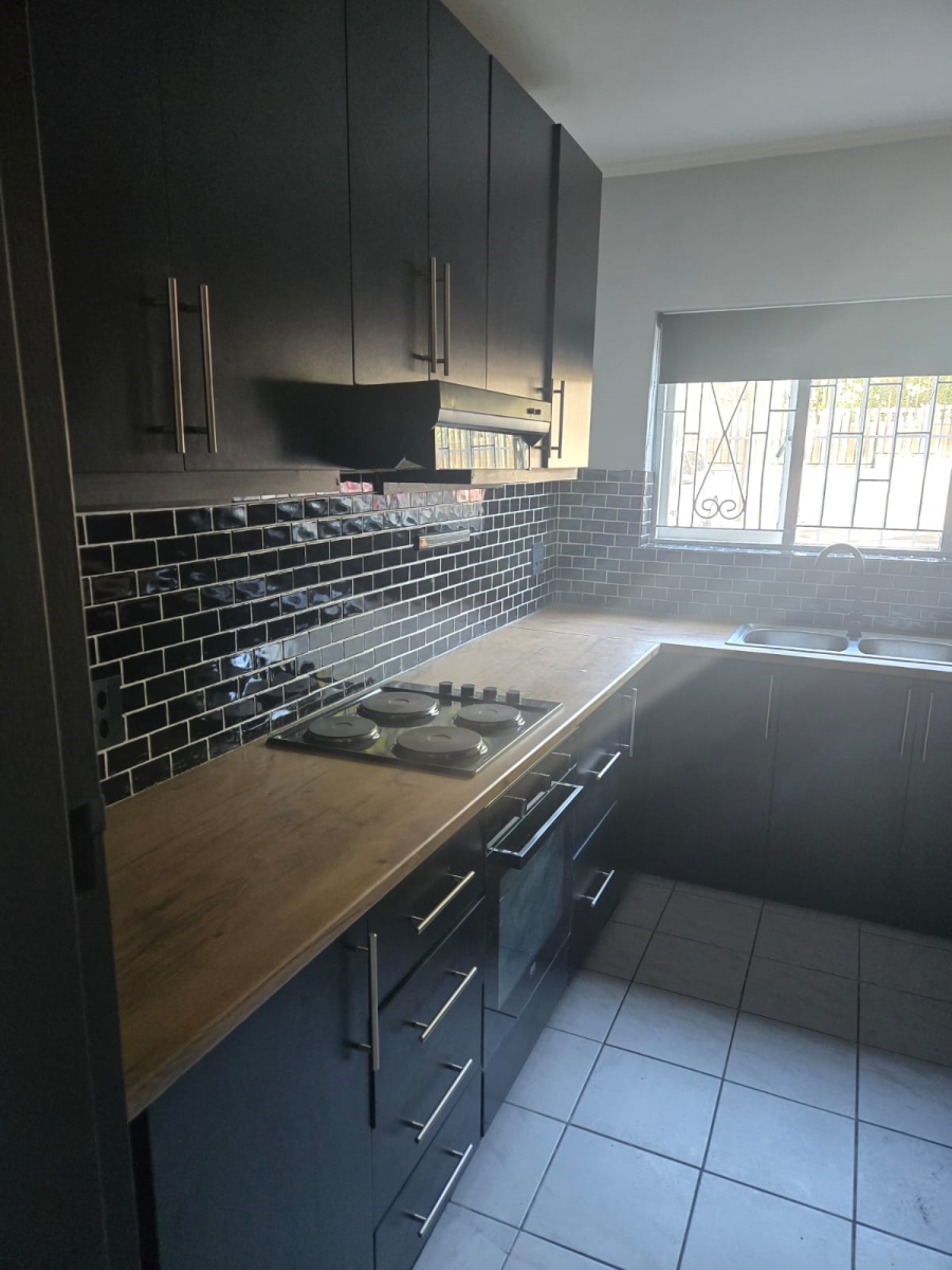 To Let 2 Bedroom Property for Rent in Kenilworth Western Cape